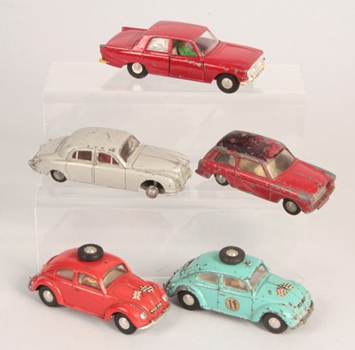 Lot 79 - Triang Spot On. Group of 5x Unboxed Cars.