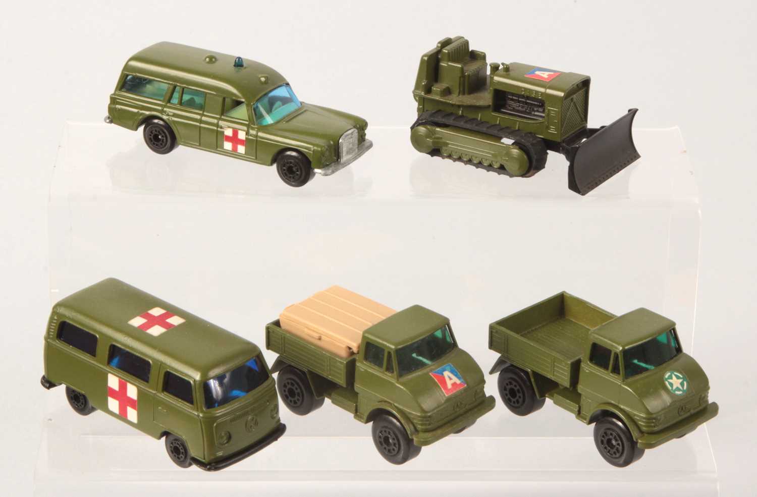 Lot 17 - Matchbox Superfast Group of 5 x Military Vehicles