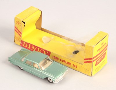Lot 334 - Dinky Toys 148 Ford Fairlane RARE METALLIC SILVER-GREEN BODY