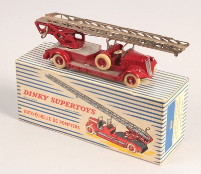 Lot 405 - French Dinky Toys 899 Delahaye Turntable Fire Escape