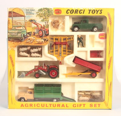 Lot 423 - Corgi Toys GS5 Agricultural Gift Set