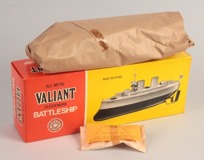 Lot 252 - Sutcliffe Models "Valiant" Tinplate Clockwork Battleship - FACTORY WRAPPED.