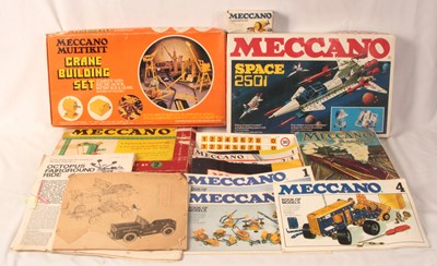 Lot 261 - Meccano - Group of sets, booklets & other items.