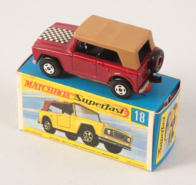 Lot 85 - Matchbox Superfast 18a Field Car Twin Pack Issue RED BODY + CHEQURED FLAG LABEL + SILVER PAINTED BASE