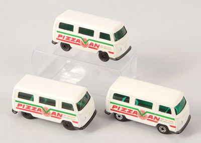 Lot 118 - Matchbox Superfast 3 x 23a Volkswagen Transporter US Issue Pizza Van