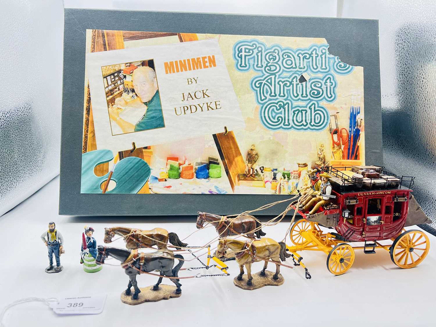 Lot 389 - Figarti Miniatures - The Artists Club [Jack Updyke Collection] Series, 2004
