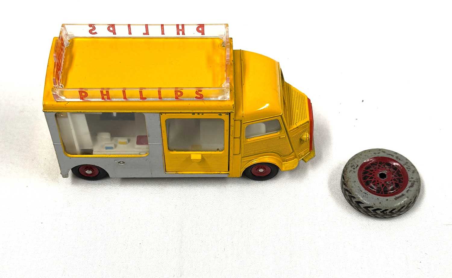 Lot 698 - French Dinky Toys Vintage Original 587 Citroen 1200Kg Delivery Van "Phillips"