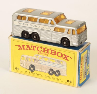 Lot 72 - Matchbox Regular Wheels 66c Greyhound Coach RARE FACTORY ERROR