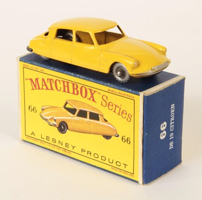 Lot 107 - Matchbox Regular Wheels 66a Citroen DS 19 VERY RARE TYPE D1 BOX