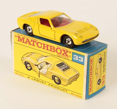 Lot 145 - Matchbox Regular Wheels 33c Lamborghini Miura RARE NON AUTOSTEER TYPE F2 BOX.