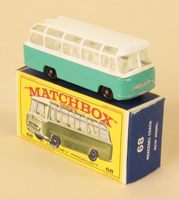 Lot 172 - Matchbox Regular Wheels 68b Mercedes Coach RARE SEA GREEN BODY.