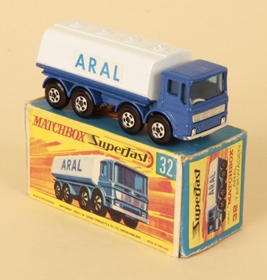 Lot 193 - Matchbox Superfast 32a Leyland ARAL Tanker