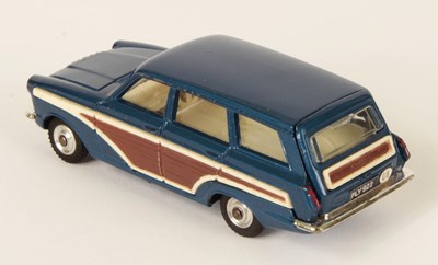 Lot 685 - Corgi 440 Ford Consul Cortina Super Estate Car Boxed