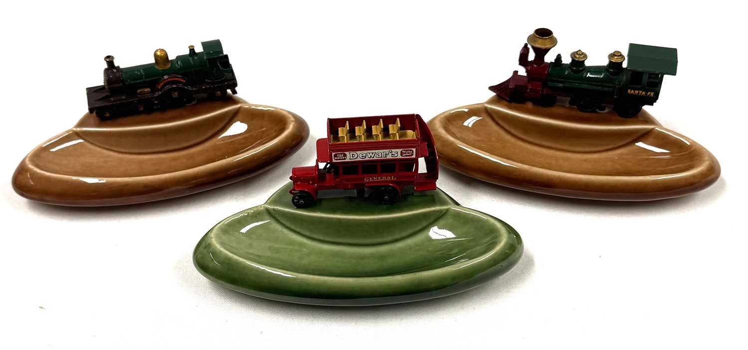 Lot 486 - Matchbox Models Of Yesteryear group of 3 x models on Wade Ceramic Ashtrays