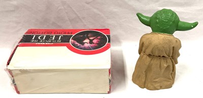 Lot 188 - Adam Joseph Industries Star Wars vintage Return of the Jedi Photo Buttons sealed box, Yoda Hand Puppet