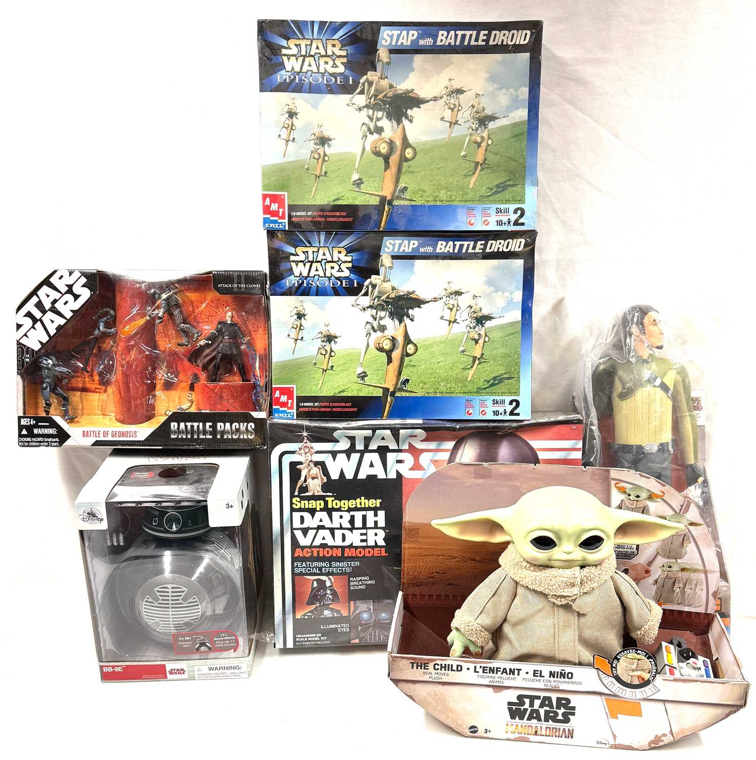 Lot 346 - Star Wars model kits & large scale figures x 7 MIB