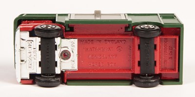 Lot 81 - Matchbox Superfast 17a AEC Horsebox TRANSITIONAL ISSUE