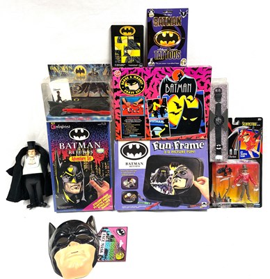 Lot 435 - Selection of Batman collectables MISP