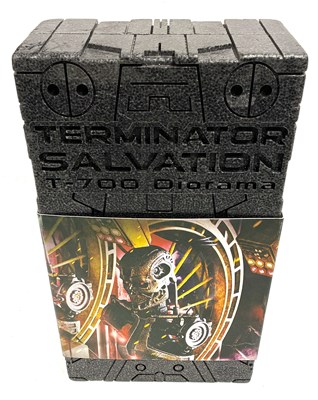 Lot 153 - Hot Toys Terminator Salvation T-700 Diorama DMS03 1:6th scale figure MIB
