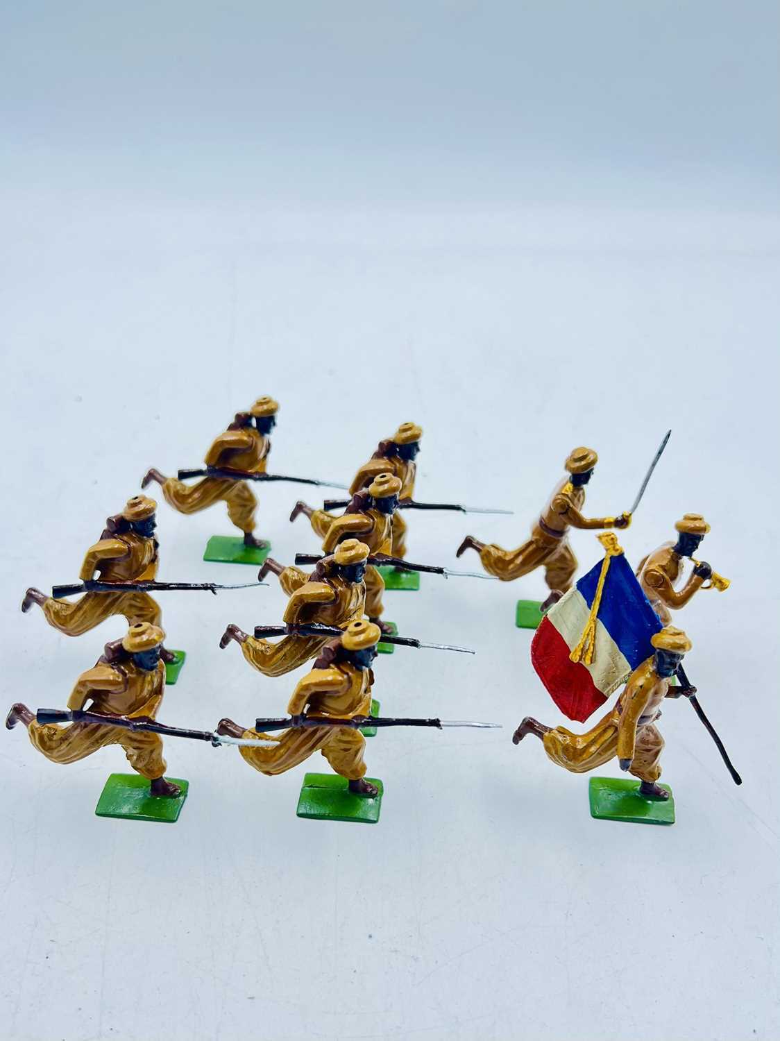 Lot 28 - Britains - Paris Office - Zouaves, 1916-18 issues