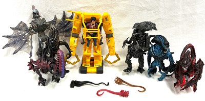 Lot 248 - Selection of Kenner Aliens figures & Power Loader