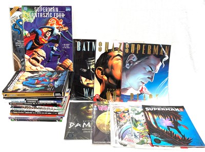 Lot 258 - Selection of Comics & Graphic Novels