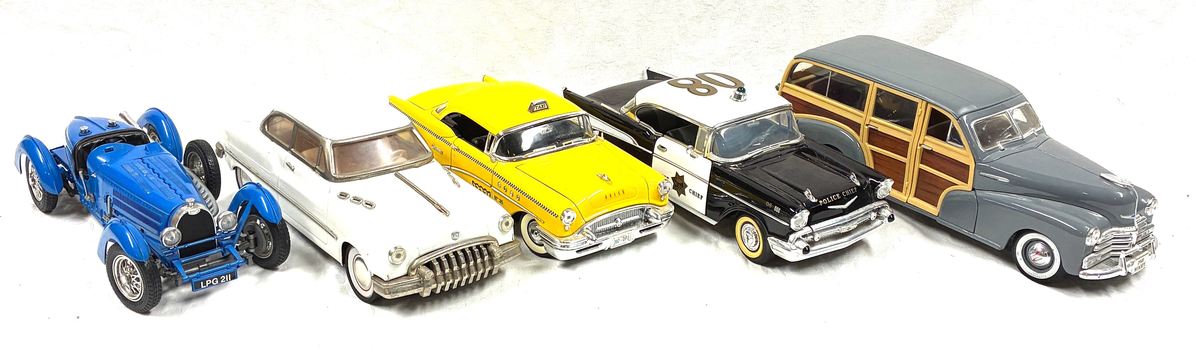 180 Scale Lot 182 - 1/18th scale Die-cast vehicles x 5