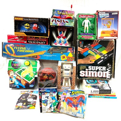 Lot 312 - Large Selection of TV & Film Related, other collectables, Comics and Games MIB