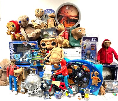 Lot 315 - Large quantity of E.T The Extra-Terrestrial modern Collectables