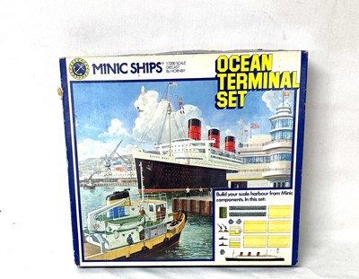 Lot 124 - Triang Minic Ships (Hong Kong) M902 Ocean and Terminal Set.