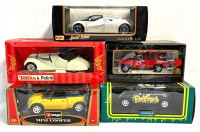 Lot 262 - 1/18th scale Die-cast vehicles x 5 MIB