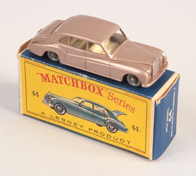 Lot 188 - Matchbox Regular Wheels 44b Rolls Royce Phantom V RARE SPW + TURQUOISE BLUE BOX ART