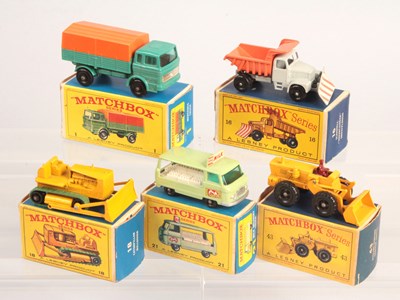 Lot 299 - Matchbox Regular Wheels Group of 5 x Mid to Late 1960's Issue Commercial & Construction Vehicles