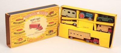 Lot 318 - Matchbox Regular Wheels G-4 Farm Gift Set WITH METALLIC GREEN 23b CARAVAN & YELLOW 31b STATION WAGON
