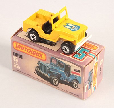 Lot 365 - Matchbox Superfast 5c US Mail Jeep Gliding Club Twin Pack Issue WITH RARE WHITE BASE