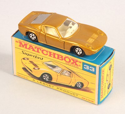 Lot 428 - Matchbox Superfast 33a Lamborghini Miura WITH TRANSITIONAL TYPE F2 BOX