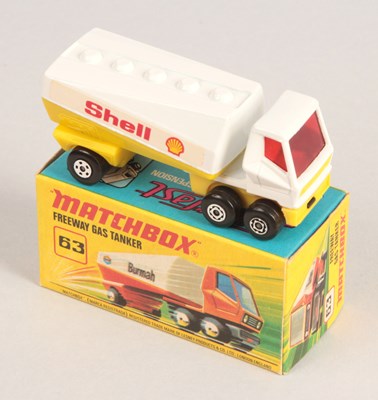 Lot 489 - Matchbox Superfast 63b Freeway Gas Tanker "Shell" WITH RARE RED WINDOWS