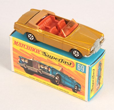 Lot 501 - Matchbox Superfast 69a Rolls Royce Silver Shadow Convertible METALLIC GOLD + RARE PALE YELLOW BASE
